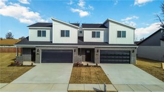 704 & 706 Sun Meadows Loop, Centerton, AR 72719