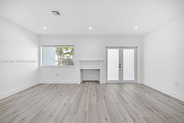 876 NE 81st St, Miami, FL 33138