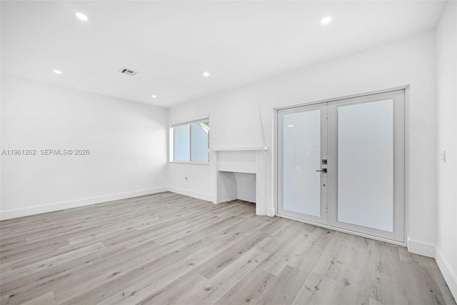 876 NE 81st St, Miami, FL 33138