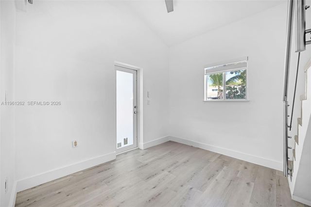 876 NE 81st St, Miami, FL 33138