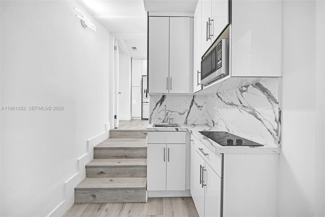 876 NE 81st St, Miami, FL 33138