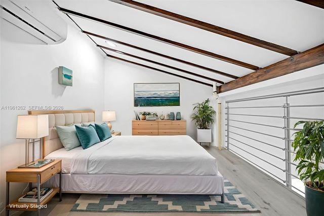 876 NE 81st St, Miami, FL 33138