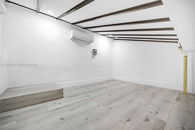 876 NE 81st St, Miami, FL 33138