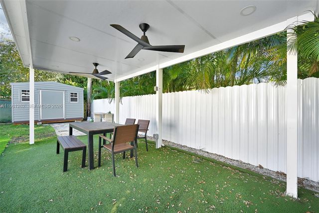 876 NE 81st St, Miami, FL 33138