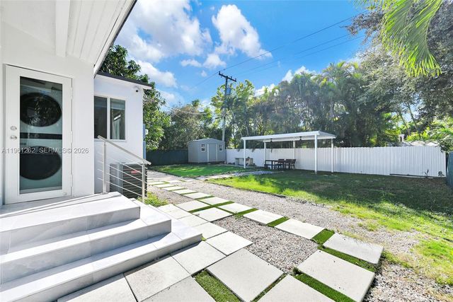 876 NE 81st St, Miami, FL 33138