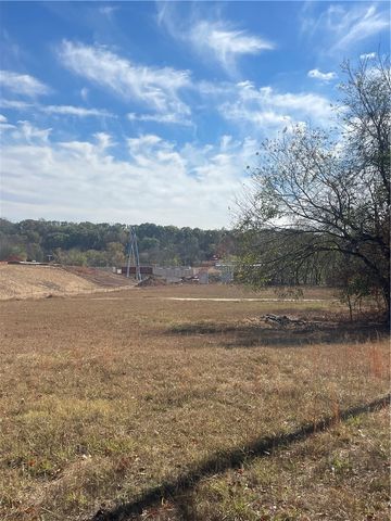 22401 Downum, Elm Springs, AR 72762