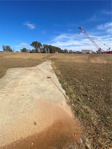 22401 Downum, Elm Springs, AR 72762