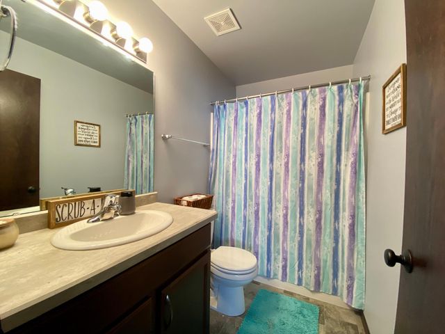 1179 Highland Lane W, West Fargo, ND 58078