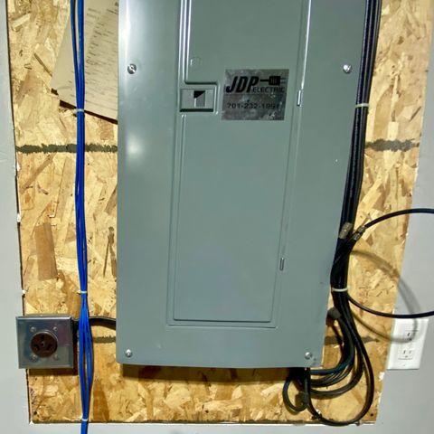 1179 Highland Lane W, West Fargo, ND 58078