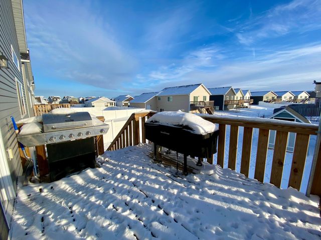 1179 Highland Lane W, West Fargo, ND 58078