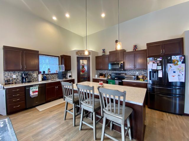 1179 Highland Lane W, West Fargo, ND 58078