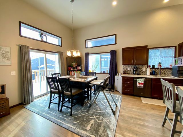 1179 Highland Lane W, West Fargo, ND 58078