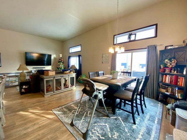 1179 Highland Lane W, West Fargo, ND 58078