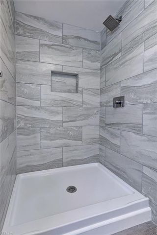 862 Moyer RD, Newport News, VA 23608