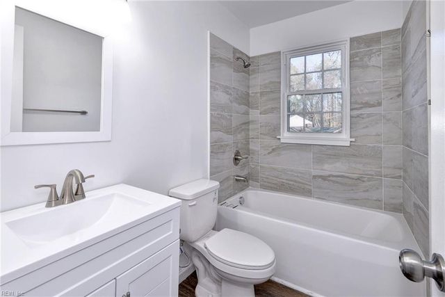 862 Moyer RD, Newport News, VA 23608