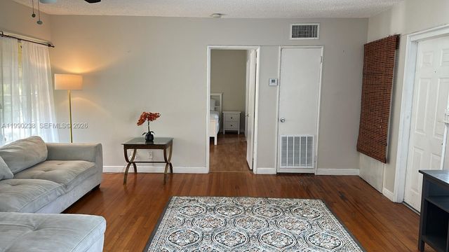 90 Isle Of Venice Dr 9, Fort Lauderdale, FL 33301