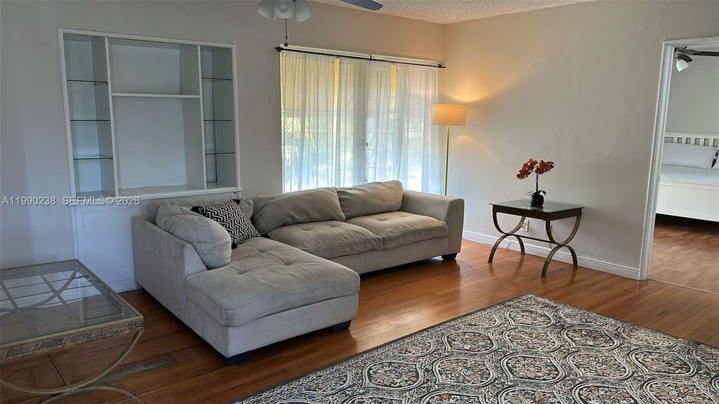 90 Isle Of Venice Dr 9, Fort Lauderdale, FL 33301