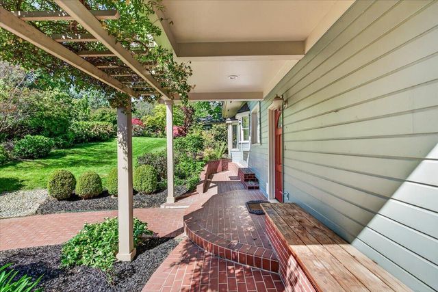 610 Orchard Street, Ashland, OR 97520