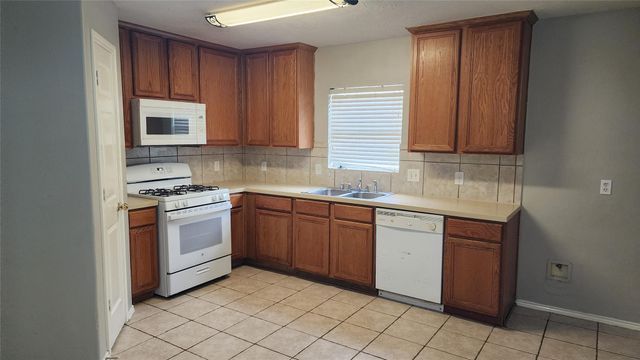 20218 Mammoth Falls Drive, Tomball, TX 77375