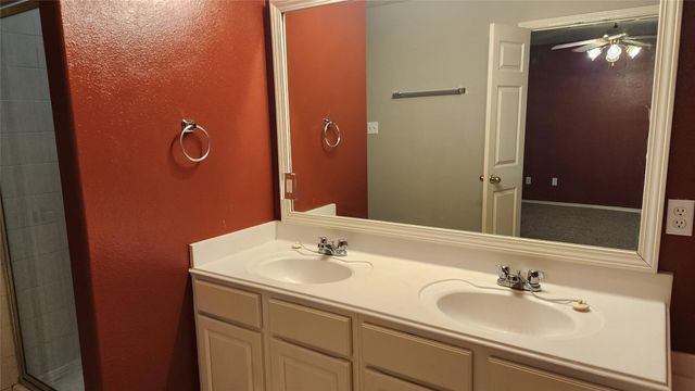 20218 Mammoth Falls Drive, Tomball, TX 77375