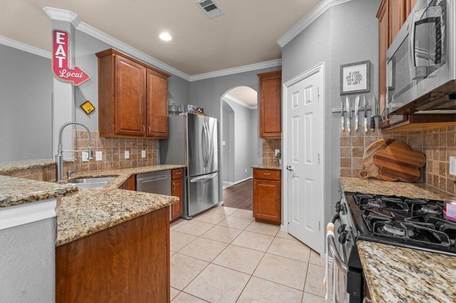13846 Mckinney Creek Lane, Houston, TX 77044