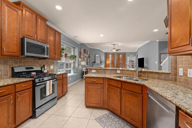 13846 Mckinney Creek Lane, Houston, TX 77044