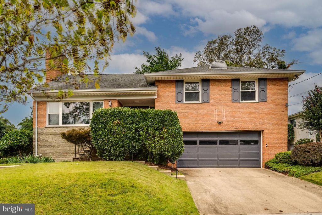 1781 SYCAMORE ST NW, Washington, DC 20012