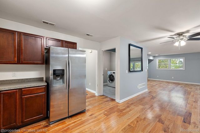 8873 Lagoon Drive, Hamburg Township, MI 48116