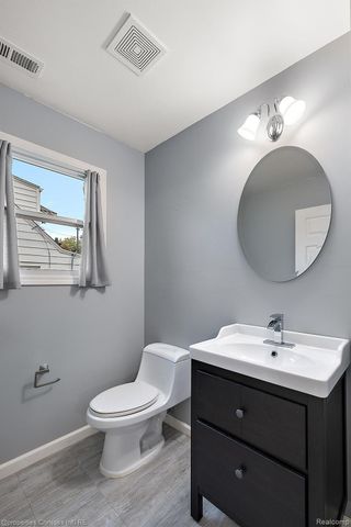 8873 Lagoon Drive, Hamburg Township, MI 48116