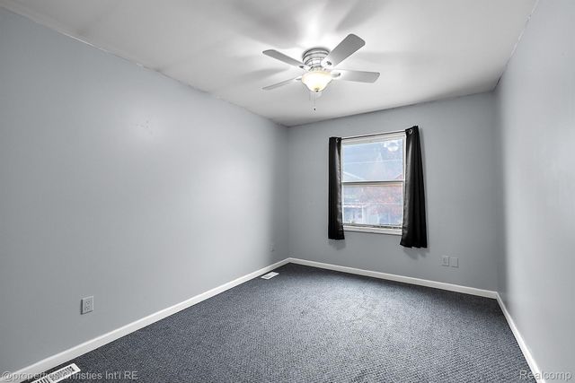 8873 Lagoon Drive, Hamburg Township, MI 48116