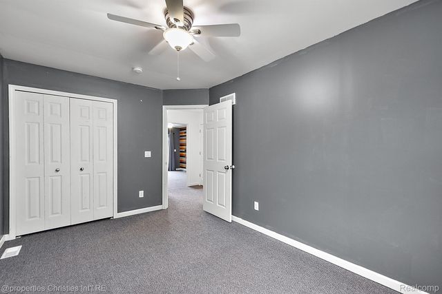 8873 Lagoon Drive, Hamburg Township, MI 48116