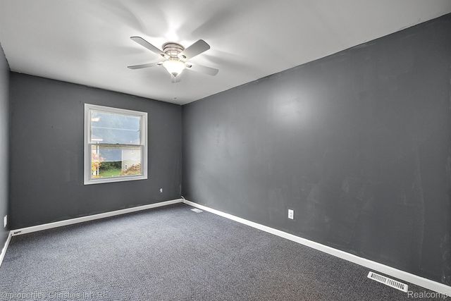 8873 Lagoon Drive, Hamburg Township, MI 48116