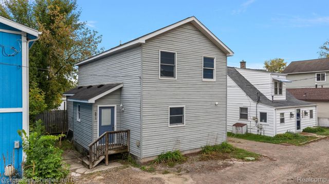 8873 Lagoon Drive, Hamburg Township, MI 48116