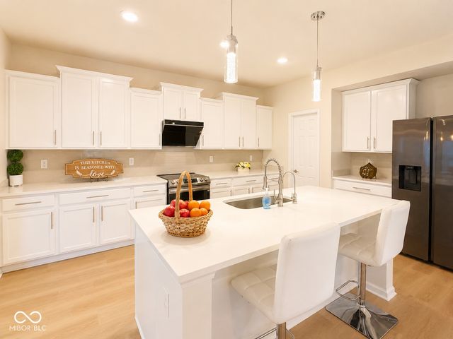 5872 Wintersweet Lane, Whitestown, IN 46075