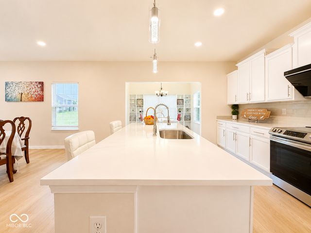 5872 Wintersweet Lane, Whitestown, IN 46075