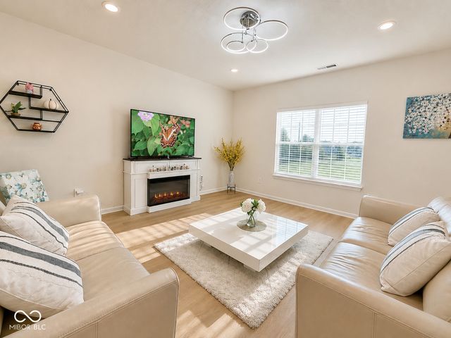 5872 Wintersweet Lane, Whitestown, IN 46075