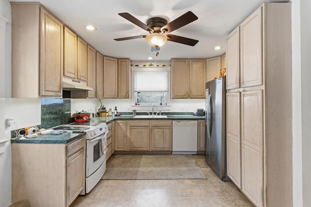 358 N 1ST Street, Council Bluffs, IA 51503