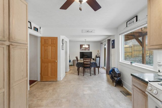 358 N 1ST Street, Council Bluffs, IA 51503