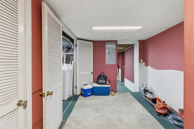 358 N 1ST Street, Council Bluffs, IA 51503