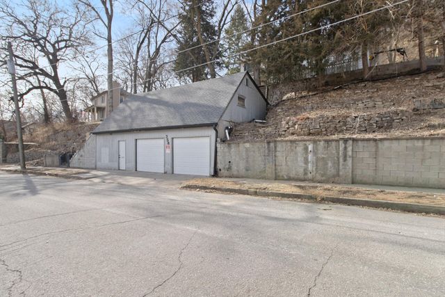 358 N 1ST Street, Council Bluffs, IA 51503