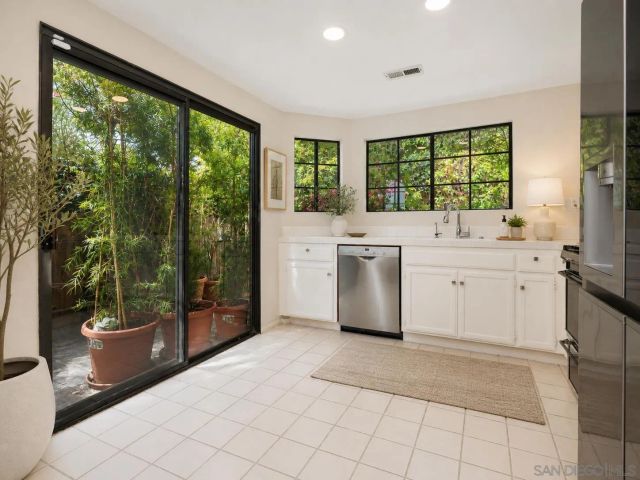 3680 Caminito Cielo Del Mar, San Diego, CA 92130