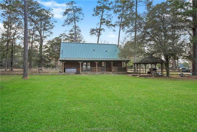26000 Pine Shadows Drive, Hockley, TX 77447