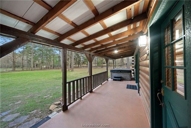 26000 Pine Shadows Drive, Hockley, TX 77447