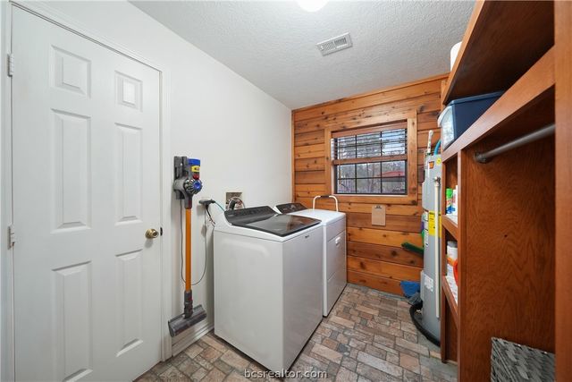 26000 Pine Shadows Drive, Hockley, TX 77447