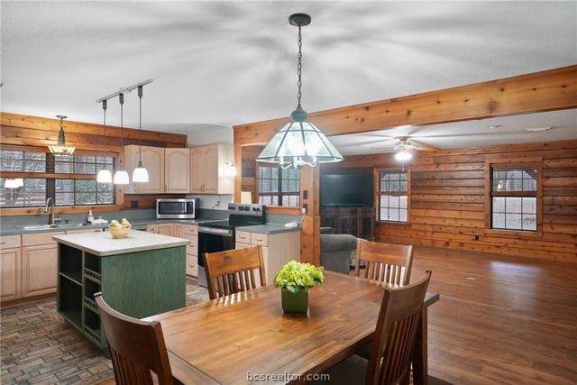 26000 Pine Shadows Drive, Hockley, TX 77447