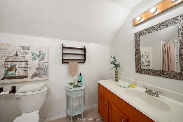 26000 Pine Shadows Drive, Hockley, TX 77447