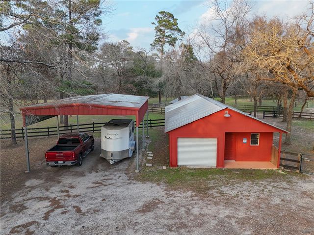 26000 Pine Shadows Drive, Hockley, TX 77447