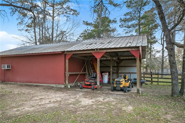 26000 Pine Shadows Drive, Hockley, TX 77447