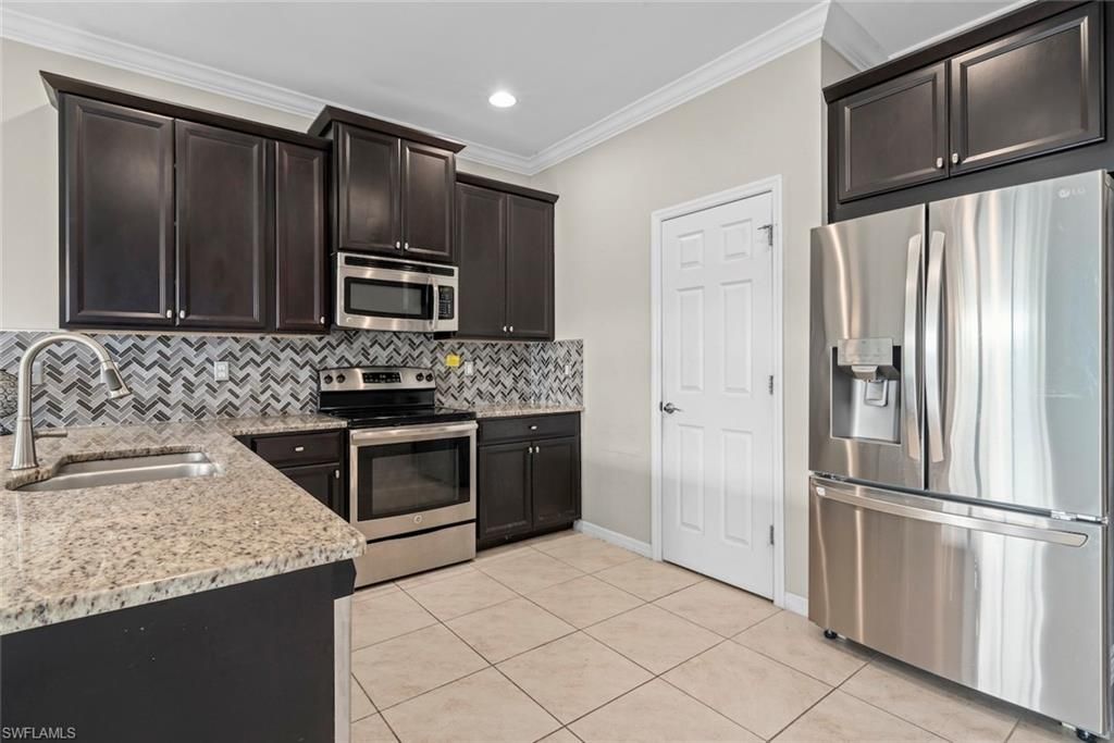 10864 Alvara WAY, BONITA SPRINGS, FL 34135 — photo 4