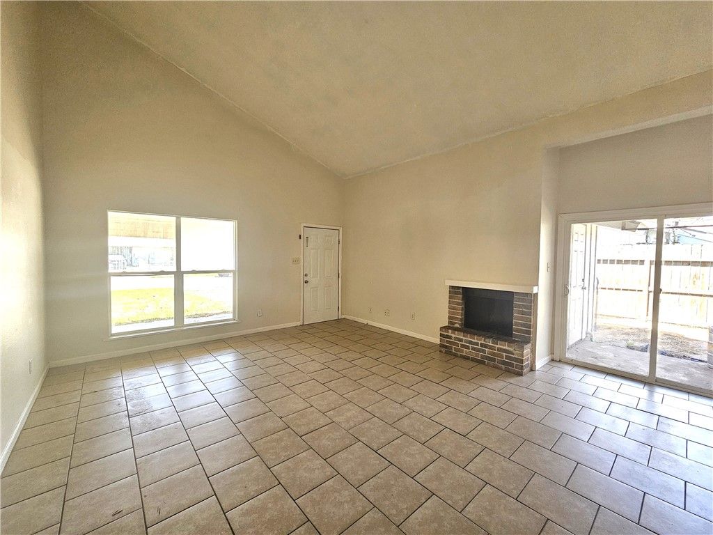 2116 Zephyr Cir, Ingleside, TX 78362 — photo 4